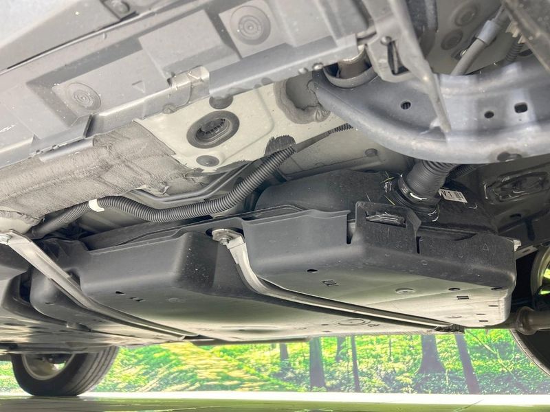 2024 Toyota Harrier Hybrid 6AA-AXUH80 (UW-6aa36ffa9f94e)[21]