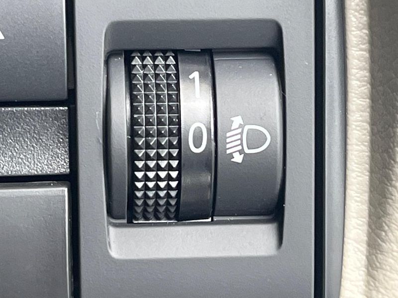 2023 Mitsubishi eK Space 5AA-B34A (UW-6aa3702bddd5a)[23]