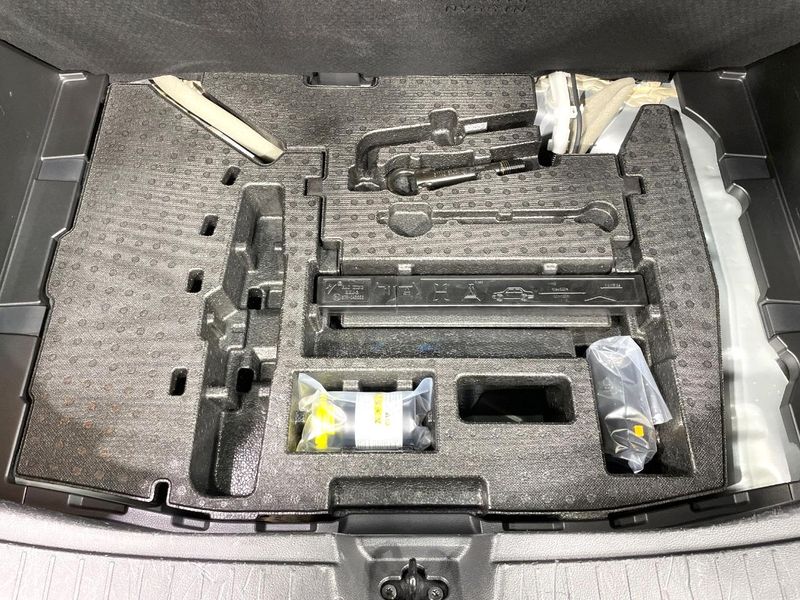 2021 Nissan Note 6AA-E13 (UW-6aa37080b1f71)[16]