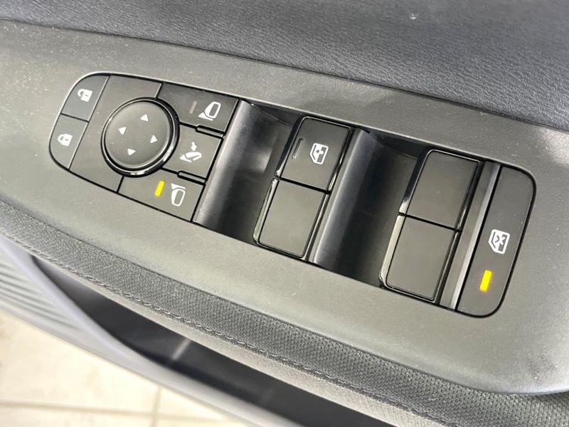 2021 Nissan Note 6AA-E13 (UW-6aa37081ee45c)[24]