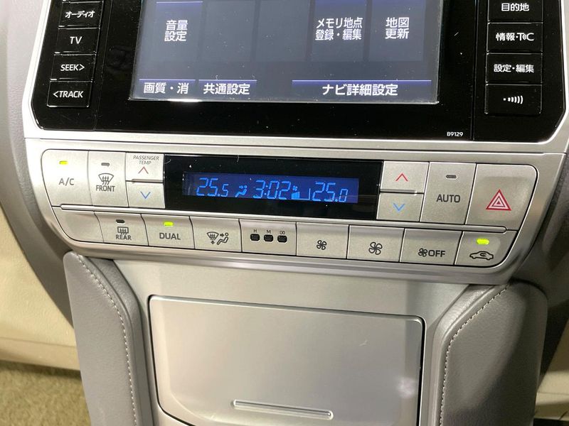 2019 Toyota Land Cruiser Prado LDA-GDJ150W (UW-6aa370a1e1352)[23]