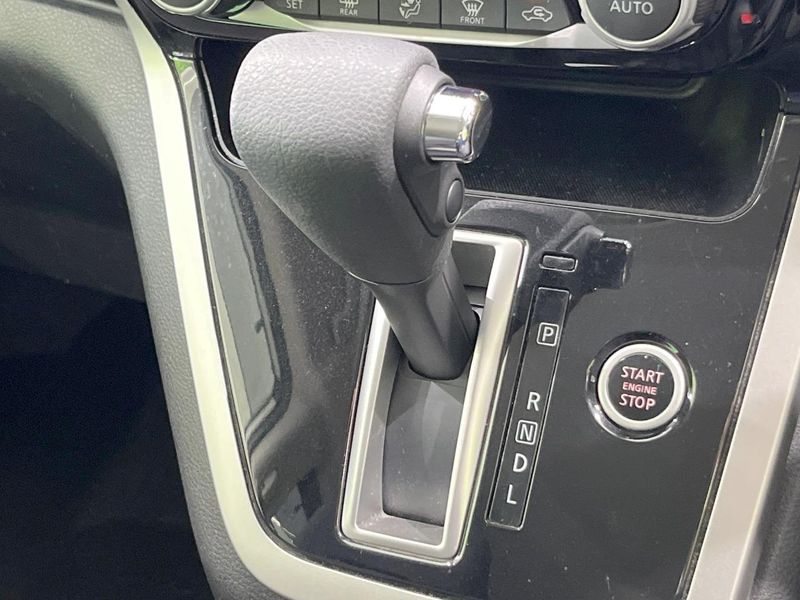 2017 Nissan Serena DAA-GFC27 (UW-6aa370a8e28c4)[27]