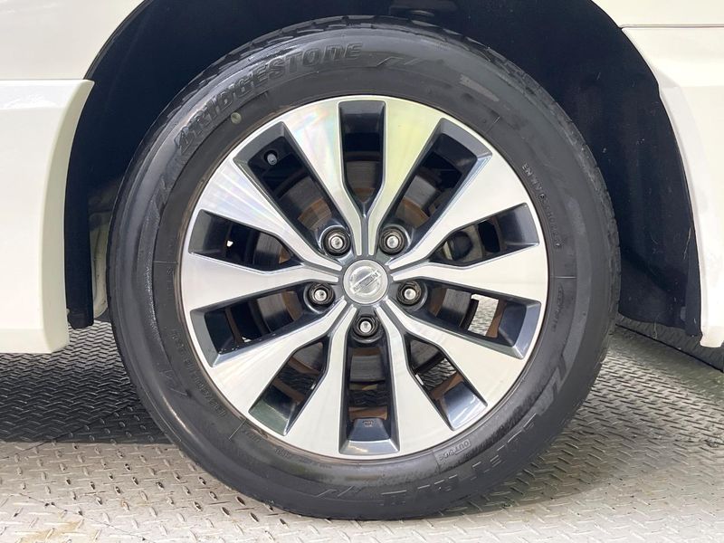 2017 Nissan Serena DAA-GFC27 (UW-6aa370aa59758)[21]
