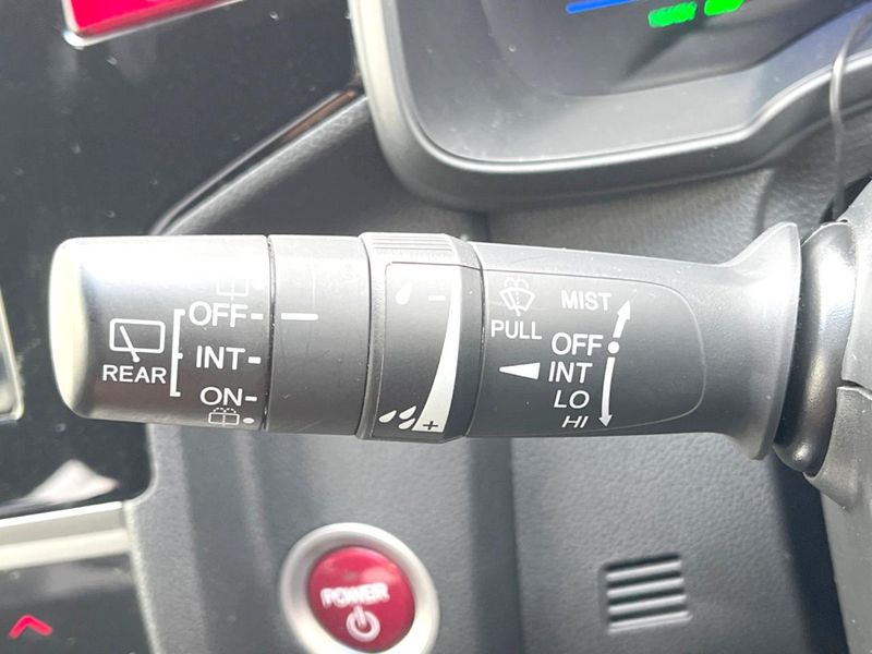 2015 Honda Fit Hybrid DAA-GP5 (UW-6aa370c404c7c)[28]
