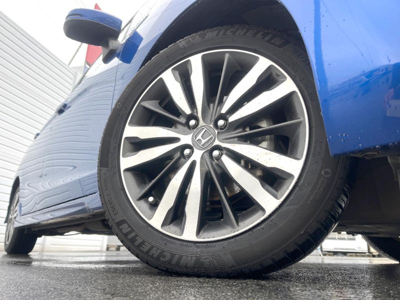 2015 Honda Fit Hybrid DAA-GP5 (UW-6aa370c404c7c)[6]