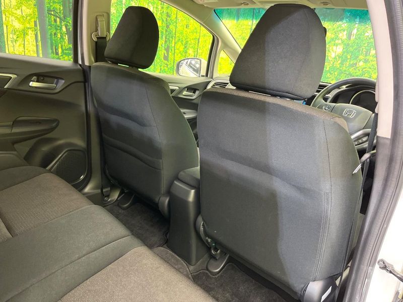 2016 Honda Fit Hybrid DAA-GP5 (UW-6aa370c43708a)[16]