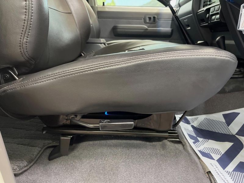 2014 Toyota Land Cruiser 70 CBF-GRJ76K (UW-6aa370cd01d2f)[28]