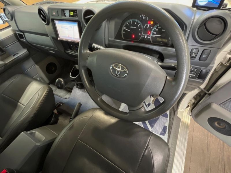 2014 Toyota Land Cruiser 70 CBF-GRJ76K (UW-6aa370cd01d2f)[29]