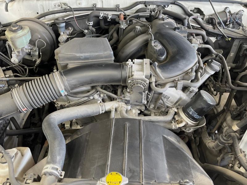 2014 Toyota Land Cruiser 70 CBF-GRJ76K (UW-6aa370cd01d2f)[4]