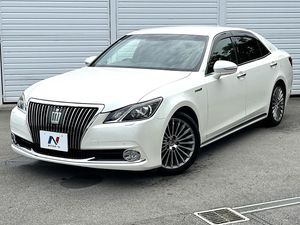 2013 Toyota Crown Majesta DAA-GWS214