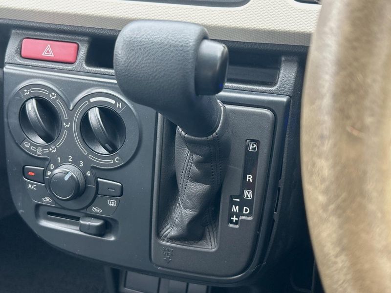 2015 Suzuki Alto DBA-HA36S (UW-6aa370eec4e27)[17]