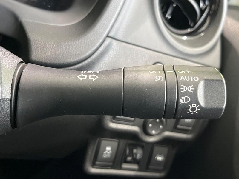 2018 Nissan Note DAA-HE12 (UW-6aa370f6e3f6f)[16]
