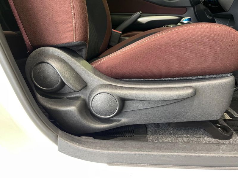 2018 Nissan Note DAA-HE12 (UW-6aa370f6e3f6f)[23]