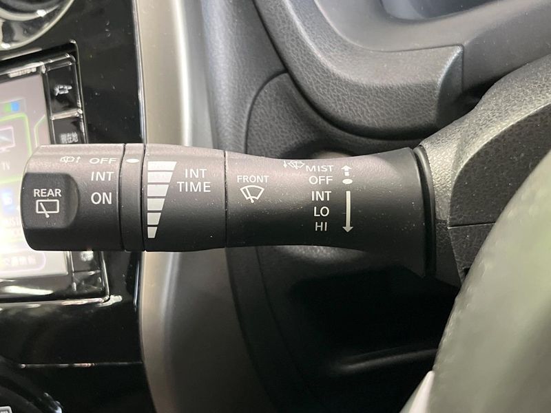 2018 Nissan Note DAA-HE12 (UW-6aa370f6e3f6f)[15]