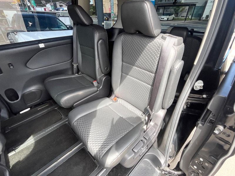 2019 Nissan Serena DAA-HFC27 (UW-6aa3710b33651)[26]