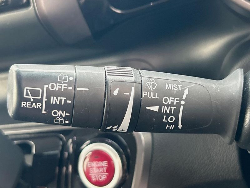 2014 Honda N-BOX CUSTOM DBA-JF1 (UW-6aa371369ae7a)[17]