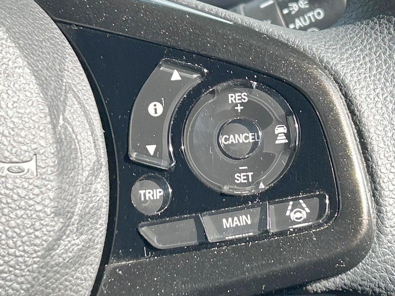2017 Honda N-BOX CUSTOM DBA-JF3 (UW-6aa3713d3cbd2)[18]