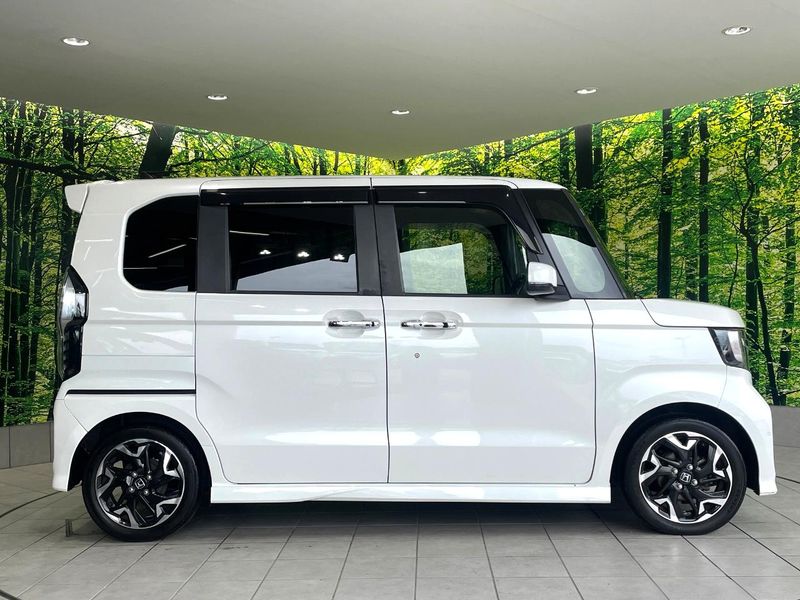 2019 Honda N-BOX CUSTOM DBA-JF3 (UW-6aa3714cb37f7)[19]