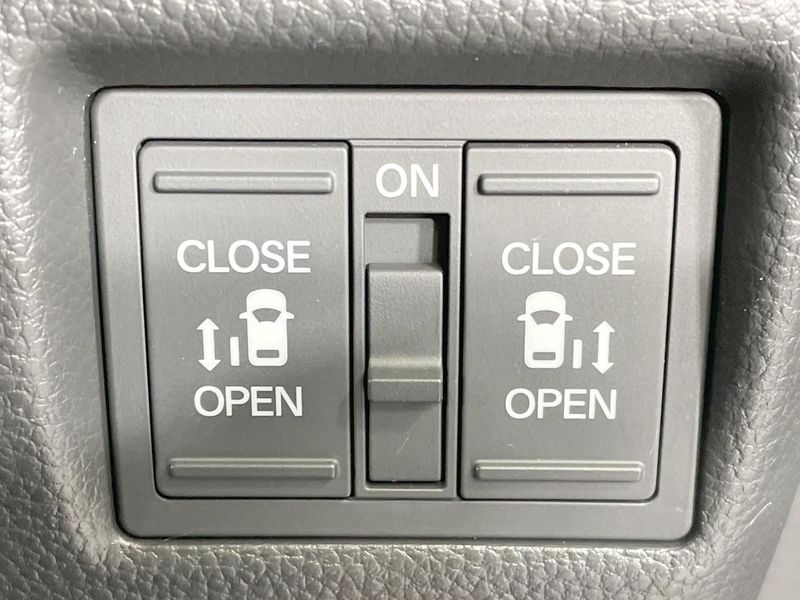 2023 Honda N-BOX CUSTOM 6BA-JF4 (UW-6aa371635b9e8)[25]