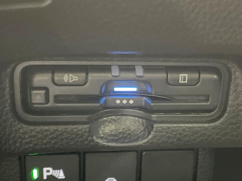 2023 Honda N-BOX CUSTOM 6BA-JF4 (UW-6aa371635b9e8)[12]