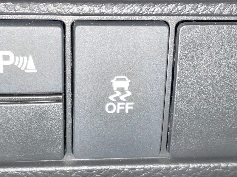 2023 Honda N-BOX CUSTOM 6BA-JF4 (UW-6aa371635b9e8)[14]