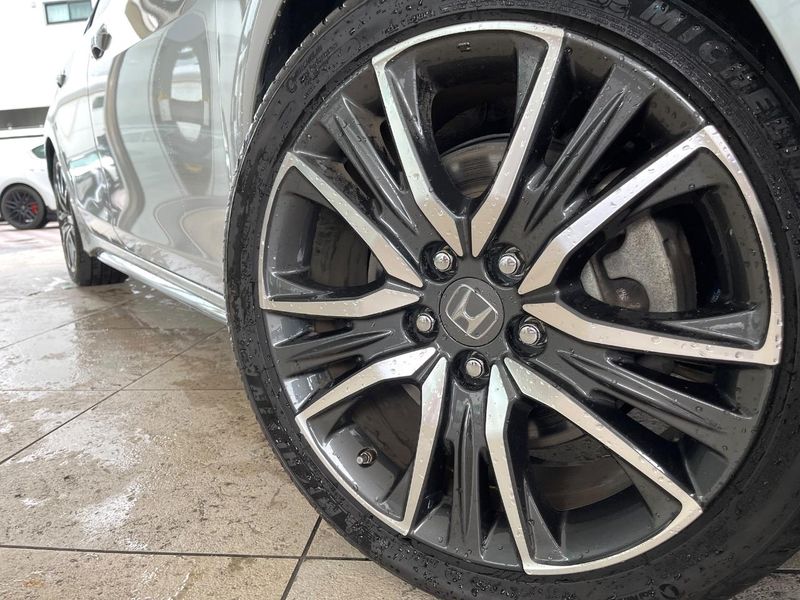 2018 Honda Legend DAA-KC2 (UW-6aa3718b36870)[19]