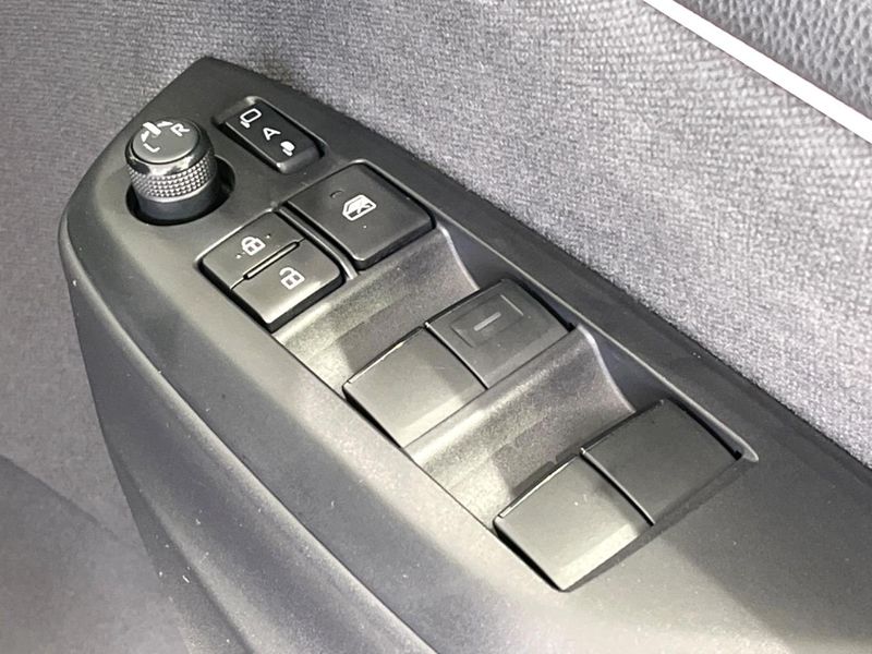 2020 Toyota Yaris 5BA-KSP210 (UW-6aa371a558184)[22]