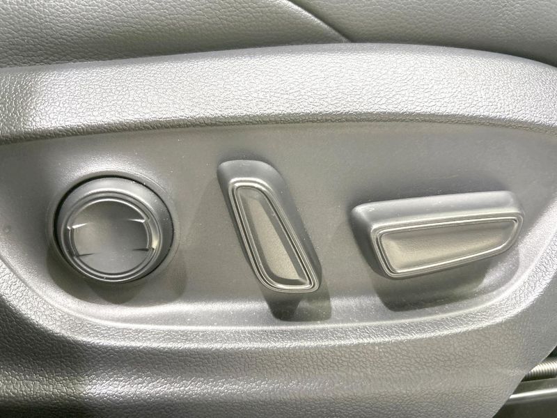 2024 Toyota Corolla Cross 4BA-MXGA10 (UW-6aa37299d06a3)[25]