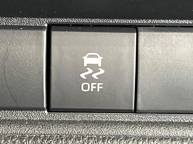 2024 Toyota Sienta 6AA-MXPL10G (UW-6aa372bf588f6)[25]