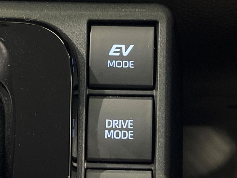 2024 Toyota Sienta 6AA-MXPL10G (UW-6aa372c000c17)[14]