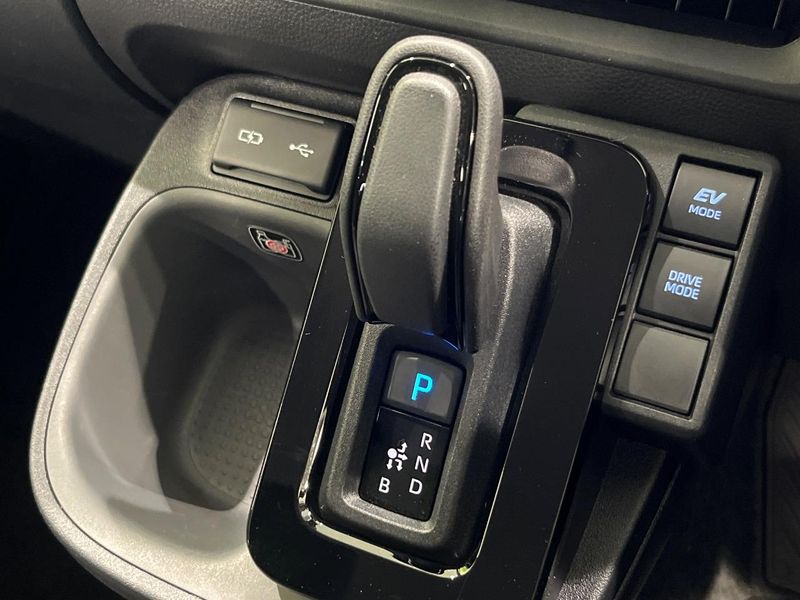 2024 Toyota Sienta 6AA-MXPL10G (UW-6aa372c000c17)[13]