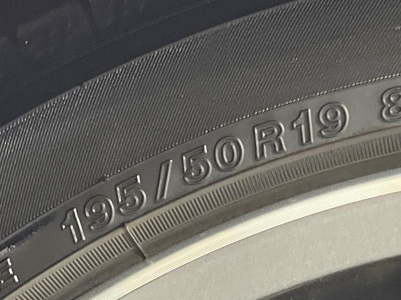 2025 Toyota Prius 6AA-MXWH65 (UW-6aa372e074902)[7]