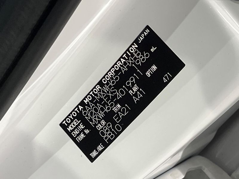 2025 Toyota Prius 6AA-MXWH65 (UW-6aa372e074902)[1]