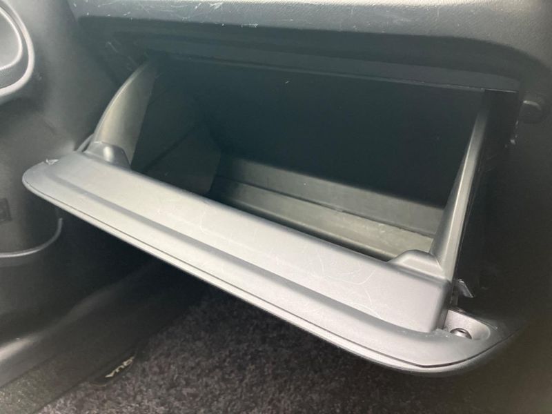 2014 Toyota Aqua DAA-NHP10 (UW-6aa372fca8381)[24]