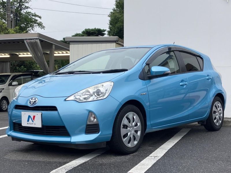 2014 Toyota Aqua DAA-NHP10 (UW-6aa372fca8381)[4]