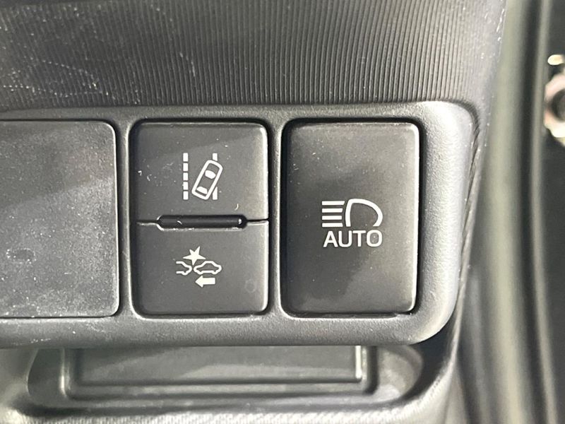 2016 Toyota Aqua DAA-NHP10 (UW-6aa372ffb6bcc)[9]