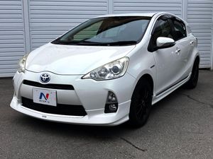 2013 Toyota Aqua DAA-NHP10