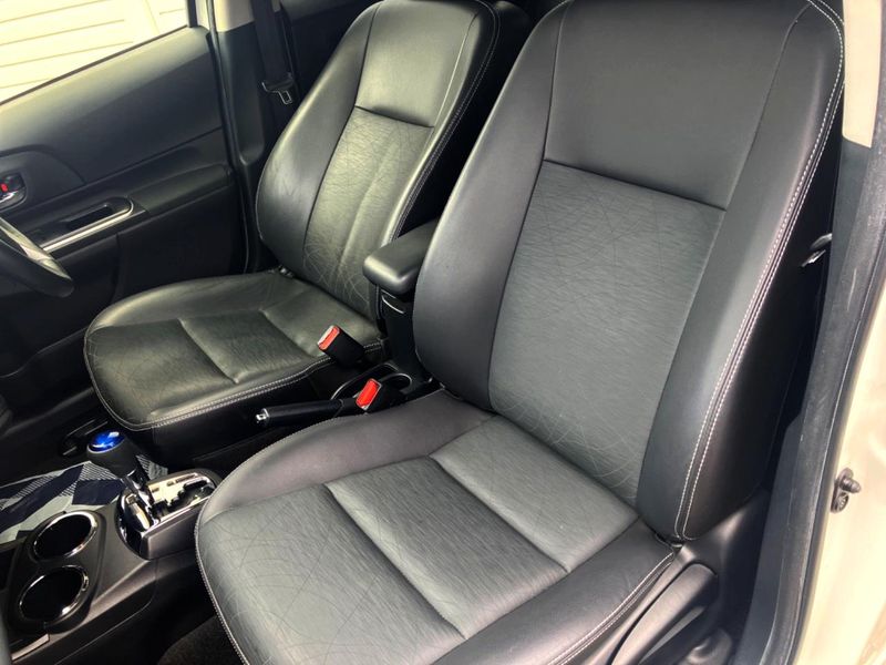 2013 Toyota Aqua DAA-NHP10 (UW-6aa3730405fbb)[7]