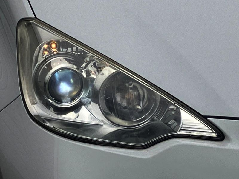 2013 Toyota Aqua DAA-NHP10 (UW-6aa3730405fbb)[15]