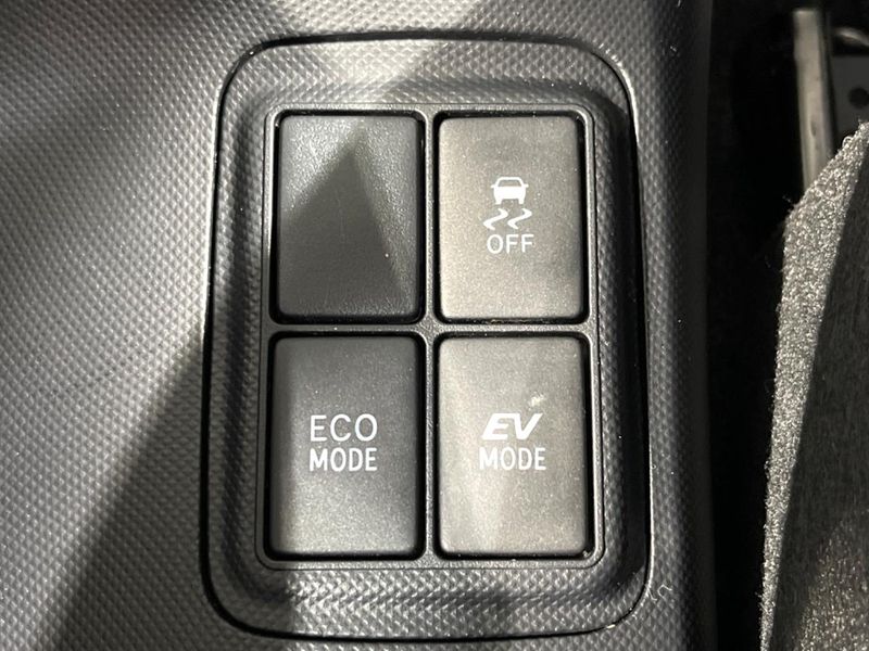 2015 Toyota Aqua DAA-NHP10 (UW-6aa3730713c70)[19]