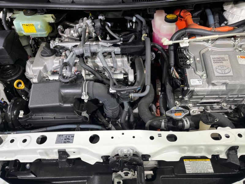 2015 Toyota Aqua DAA-NHP10 (UW-6aa3730713c70)[7]