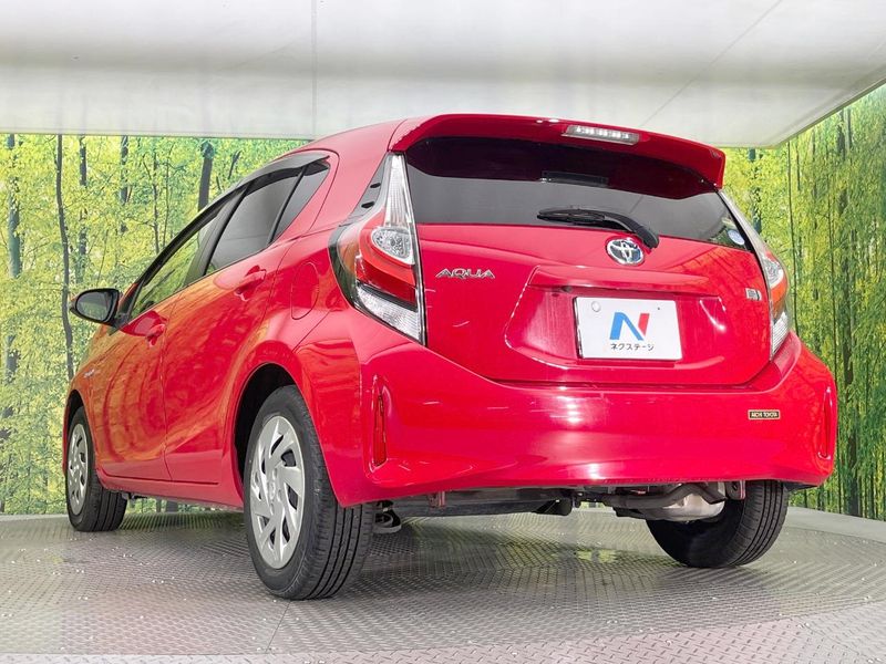 2018 Toyota Aqua DAA-NHP10 (UW-6aa3730c3b026)[17]