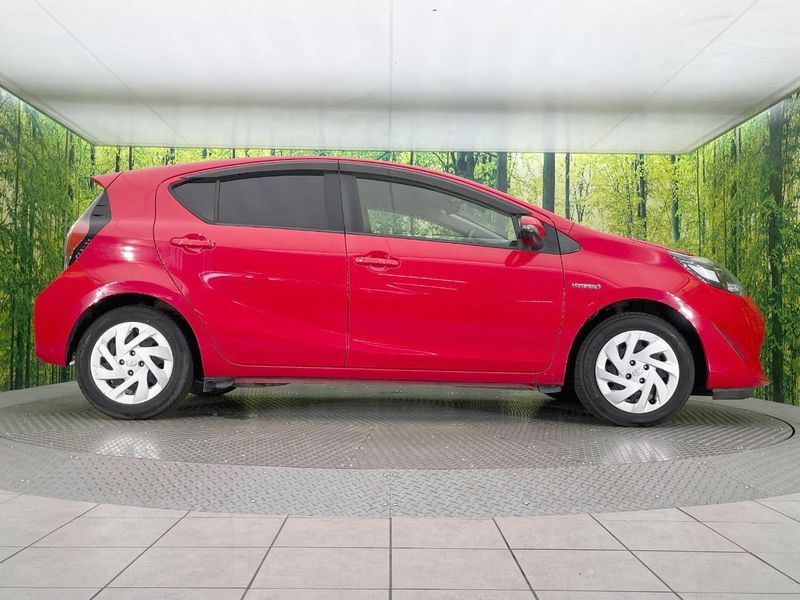 2018 Toyota Aqua DAA-NHP10 (UW-6aa3730c3b026)[20]