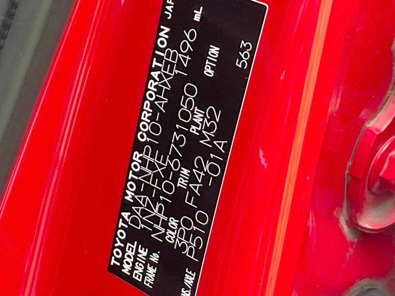 2018 Toyota Aqua DAA-NHP10 (UW-6aa3730c3b026)[1]