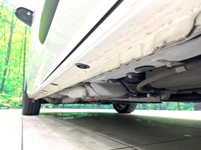 2015 Toyota Sienta DAA-NHP170G (UW-6aa373101f697)[25]