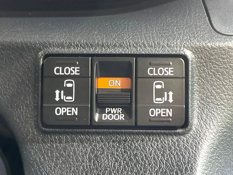 2017 Toyota Sienta DBA-NSP170G (UW-6aa3731aaeb06)[21]
