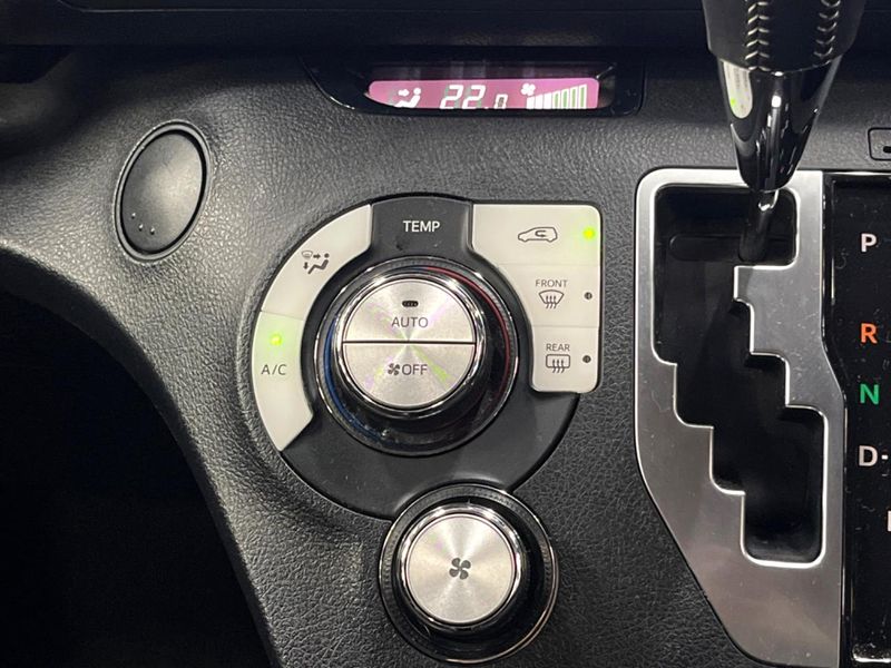 2019 Toyota Sienta DBA-NSP170G (UW-6aa3731d6055f)[27]
