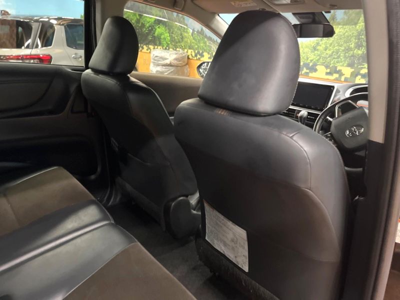2019 Toyota Sienta DBA-NSP170G (UW-6aa3731d6055f)[17]