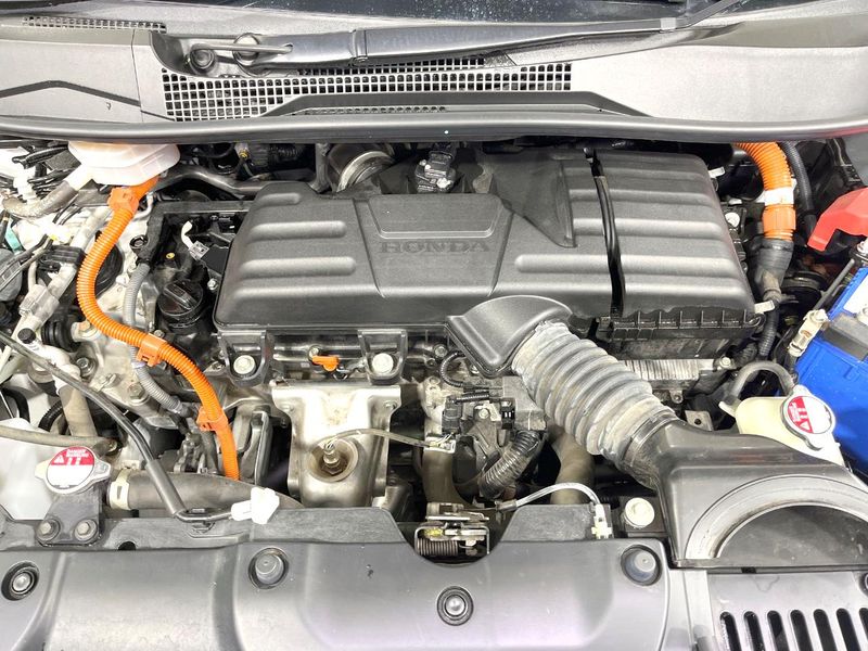 2022 Honda Step Wagon 6AA-RP8 (UW-6aa3733b21cb4)[18]