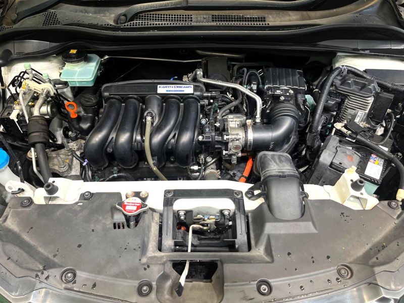 2015 Honda Vezel DAA-RU3 (UW-6aa37343a7177)[10]